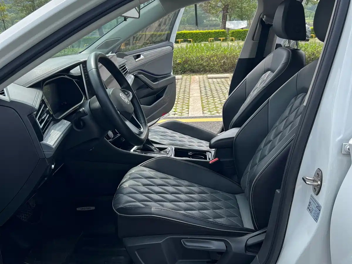 Volkswagen Sagitar 2023 300TSI DSG Surpassing Edition фото 10