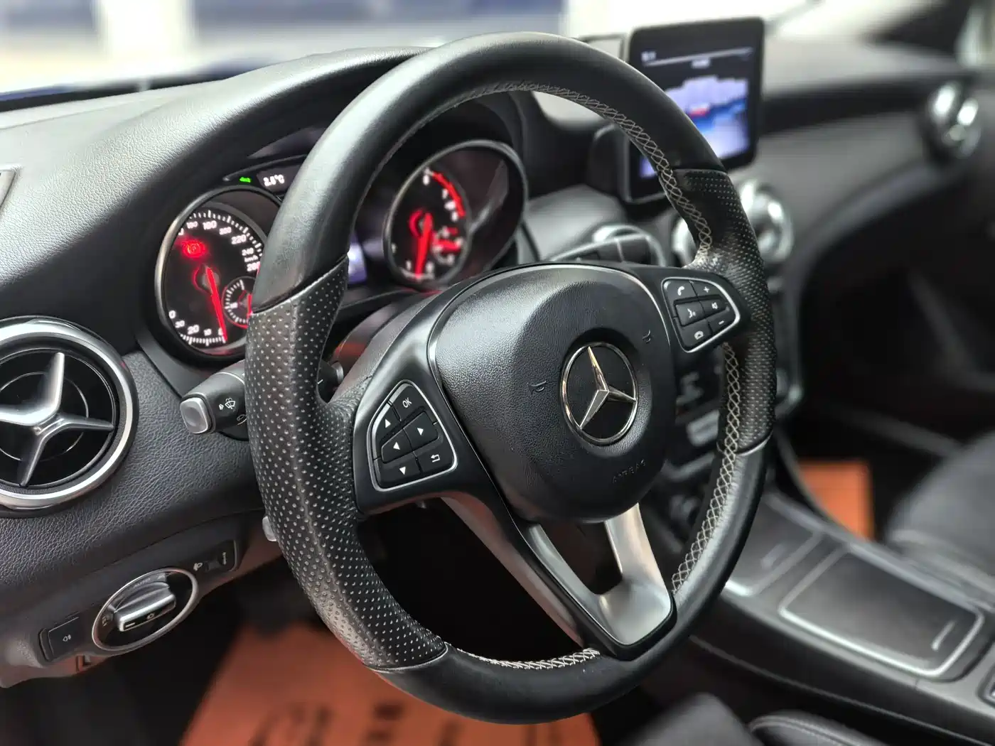 Mercedes-Benz GLA 2018 GLA 200 Dynamic фото 10