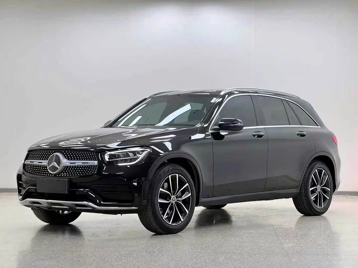 Фото 1 - Mercedes-Benz GLC