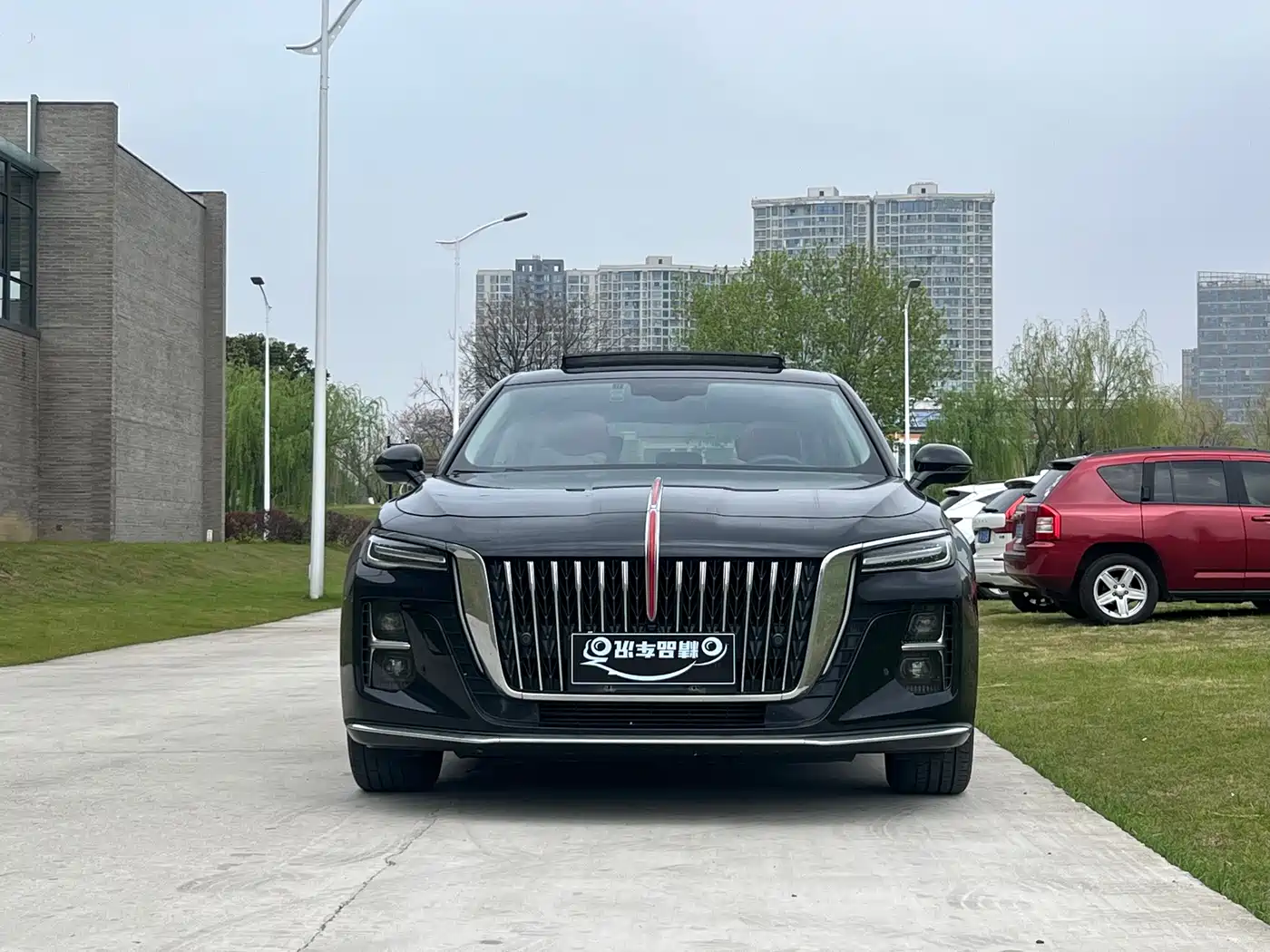 Hongqi H5 2023 1.5T DCT Smart Connect Joy Edition фото 2