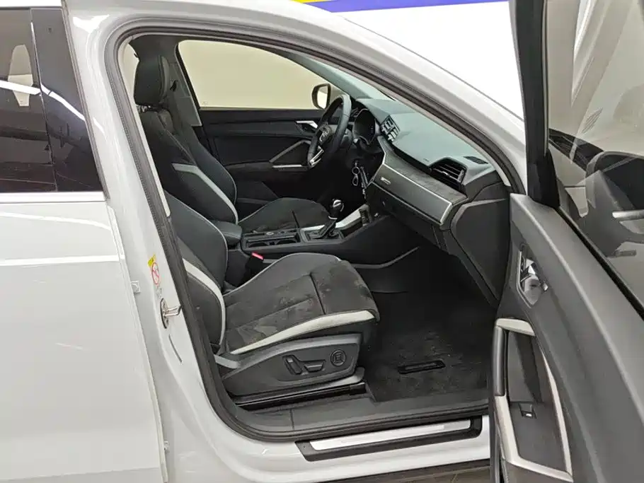 Фото 8 - Audi Q3