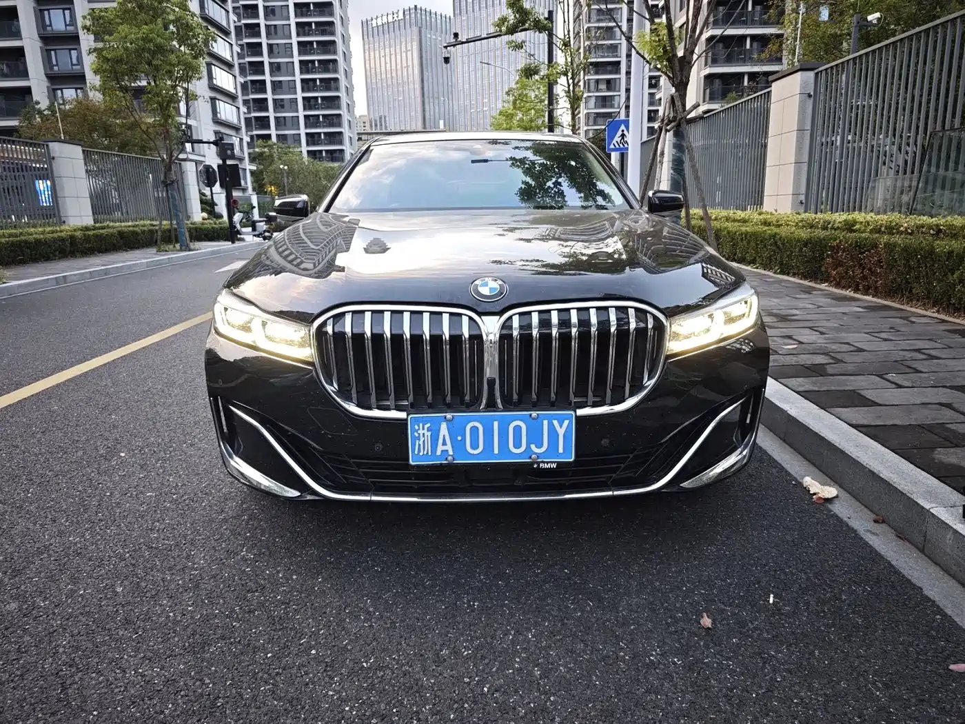 Фото 3 - BMW 7 Series