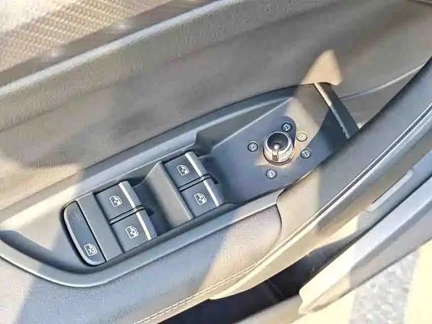 Фото 13 - Audi Q5L