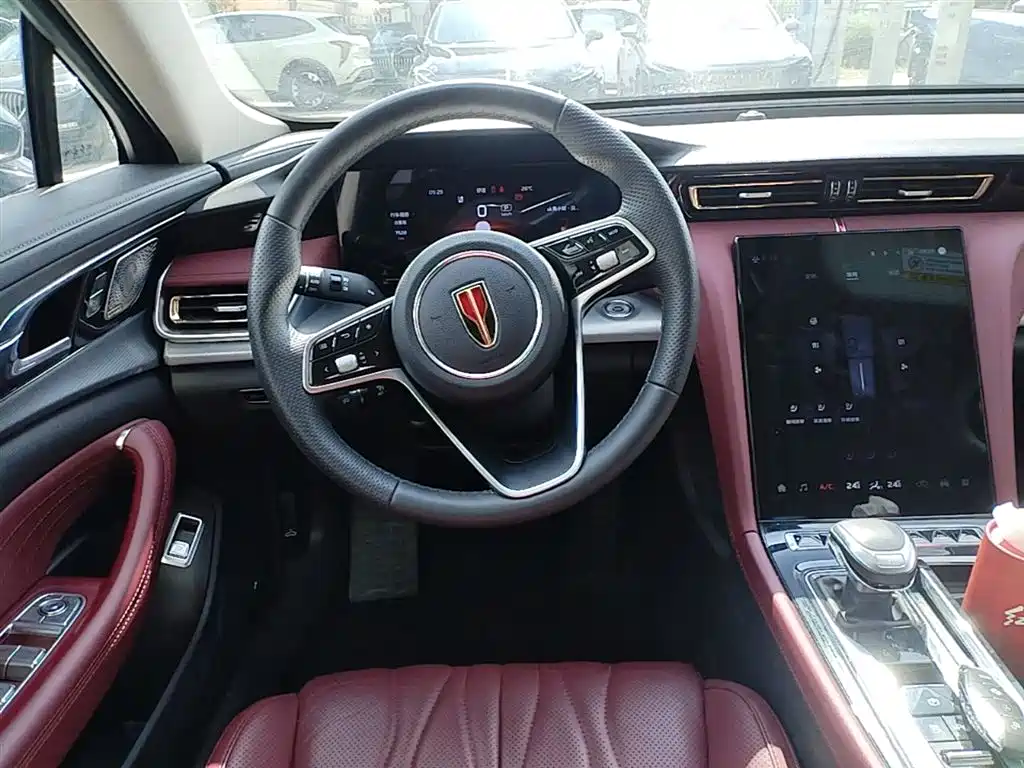 Hongqi H5 2025 2.0T Automatic Qiling 500,000 Units Commemorative Edition фото 17