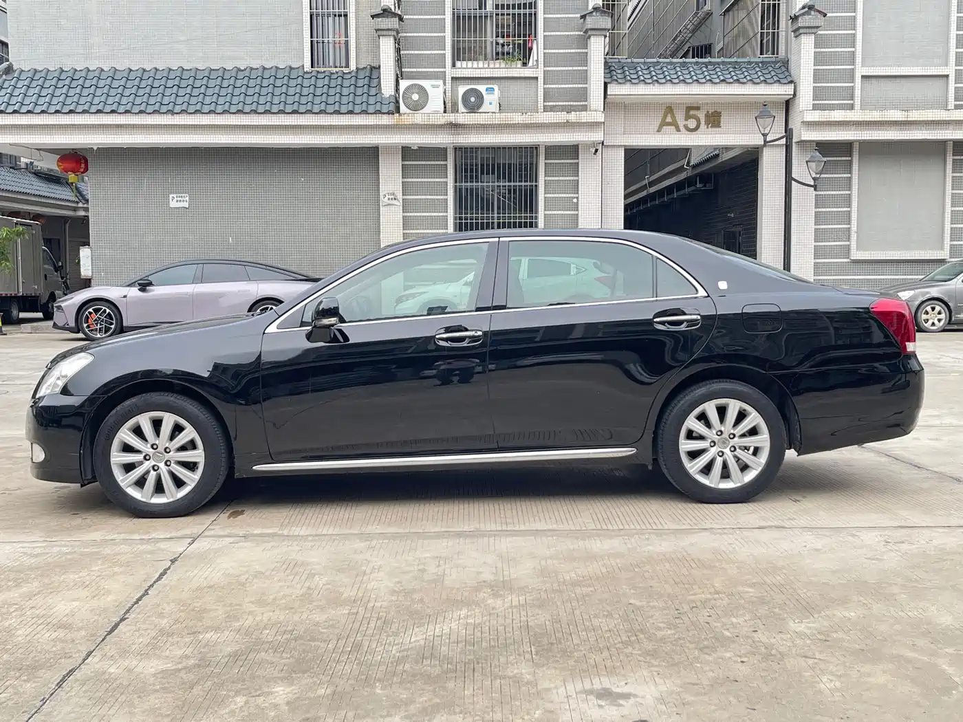 Toyota Crown 2010 2.5L Royal Leather Sunroof Navigation фото 5