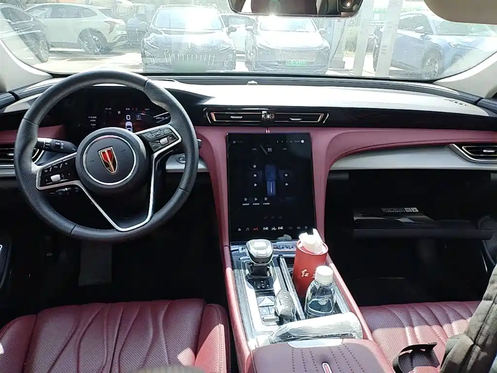 Hongqi H5 2025 2.0T Automatic Qiling 500,000 Units Commemorative Edition фото 16