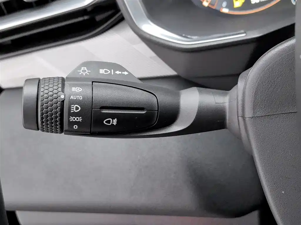 Lynk & Co 01 2021 2.0TD 2WD Pro фото 21