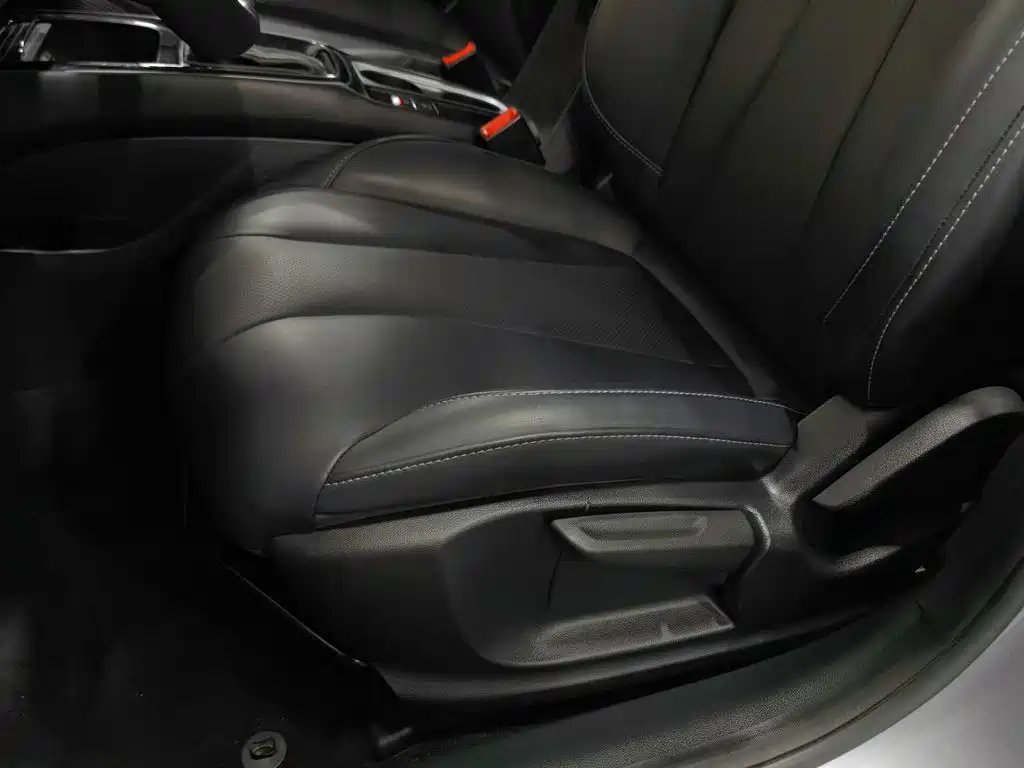 Photo 20 - Roewe i5
