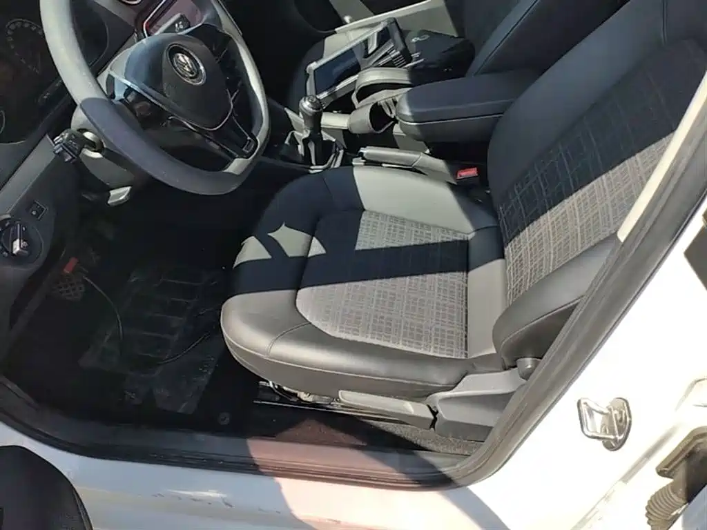 Volkswagen Jetta 2017 1.5L Manual Comfort фото 15