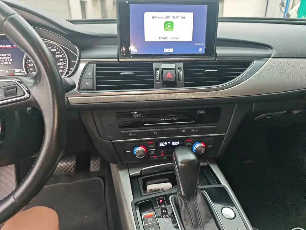 Фото 14 - Audi A6L