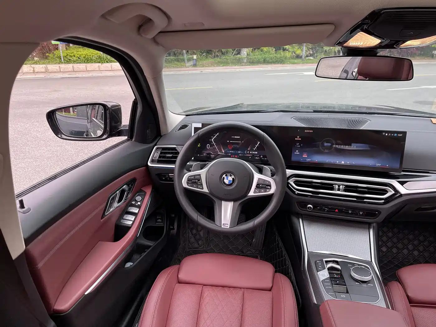 BMW 3 Series 2024 325Li M Sport Shadowline Package фото 7