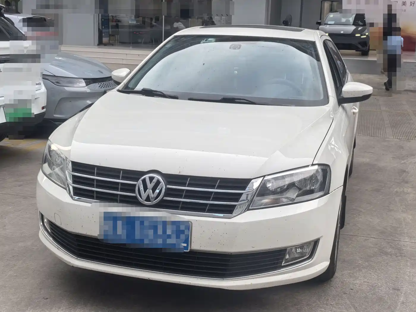 Volkswagen Lavida Tour 2013 1.6L Automatic Comfort фото 2