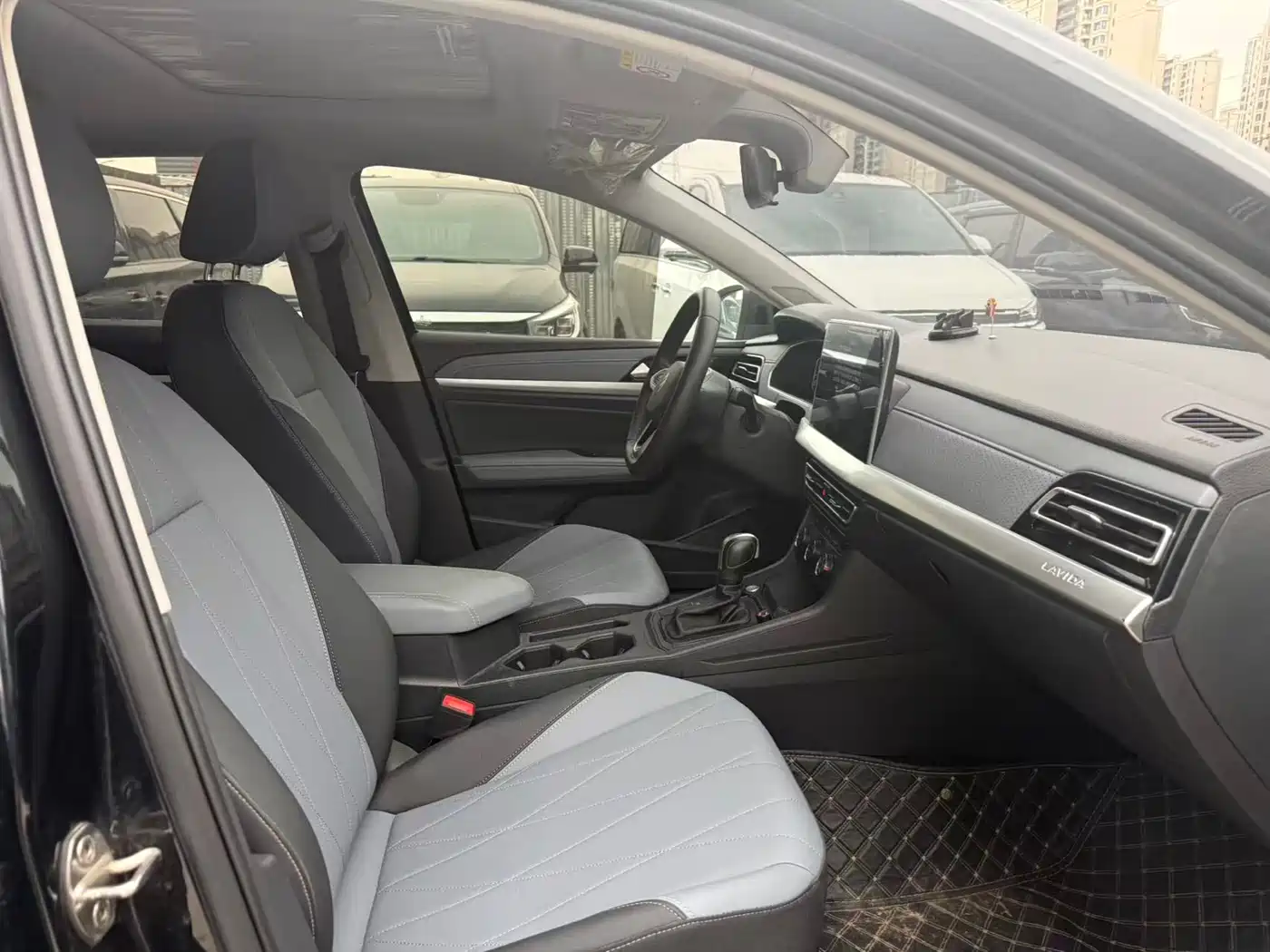 Volkswagen Lavida 2024 Model 1.5L Automatic Starlight 5 Million Edition фото 7