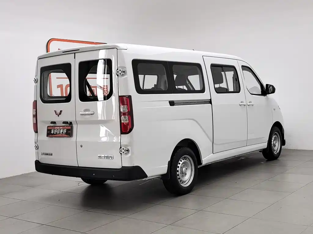 Wuling Motors Wuling Yangguang 2025 2024 300KM Comfort Bus Version 75kW
