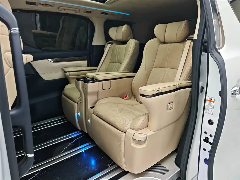 Toyota Alphard 2021 Hybrid 2.5L Premium фото 9
