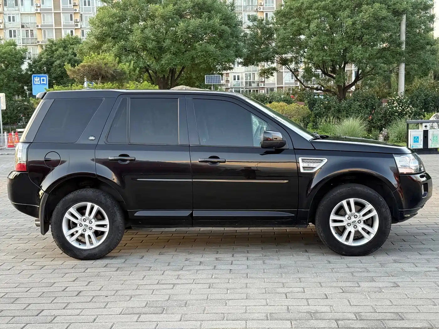 Land Rover Freelander 2 2014 2.0T Si4 SE Gasoline Edition фото 8