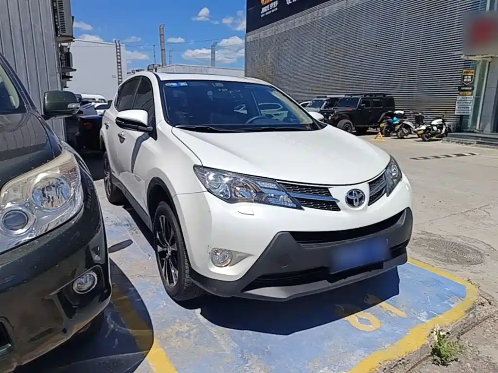 Toyota RAV4 Rongfang 2015 2.5L Automatic 4WD Elite Edition фото 22