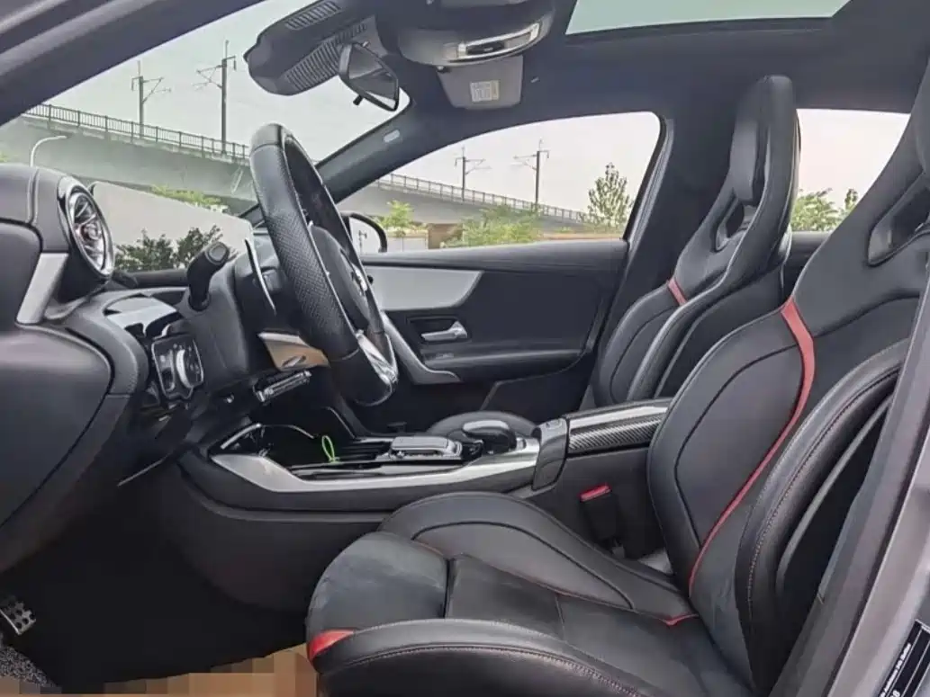 Mercedes-Benz A-Class AMG 2020 AMG A 35 L 4MATIC фото 4