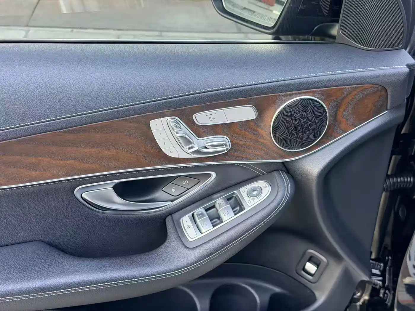 Mercedes-Benz GLC 2016 GLC 300 4MATIC Dynamic фото 12