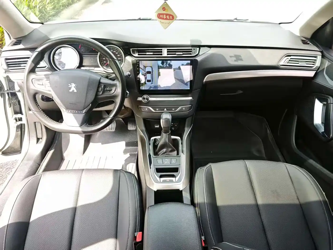 Peugeot 408 2015 Model 1.2T Automatic Luxury Edition фото 9