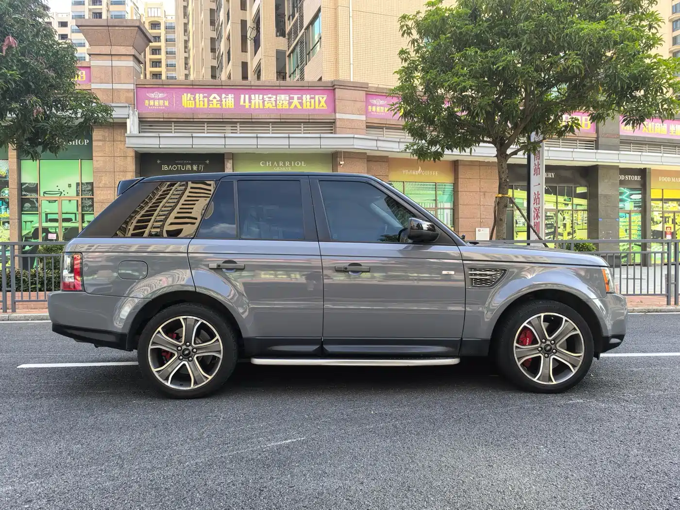 Land Rover Range Rover Sport 2010 5.0 SC V8 HSE фото 8