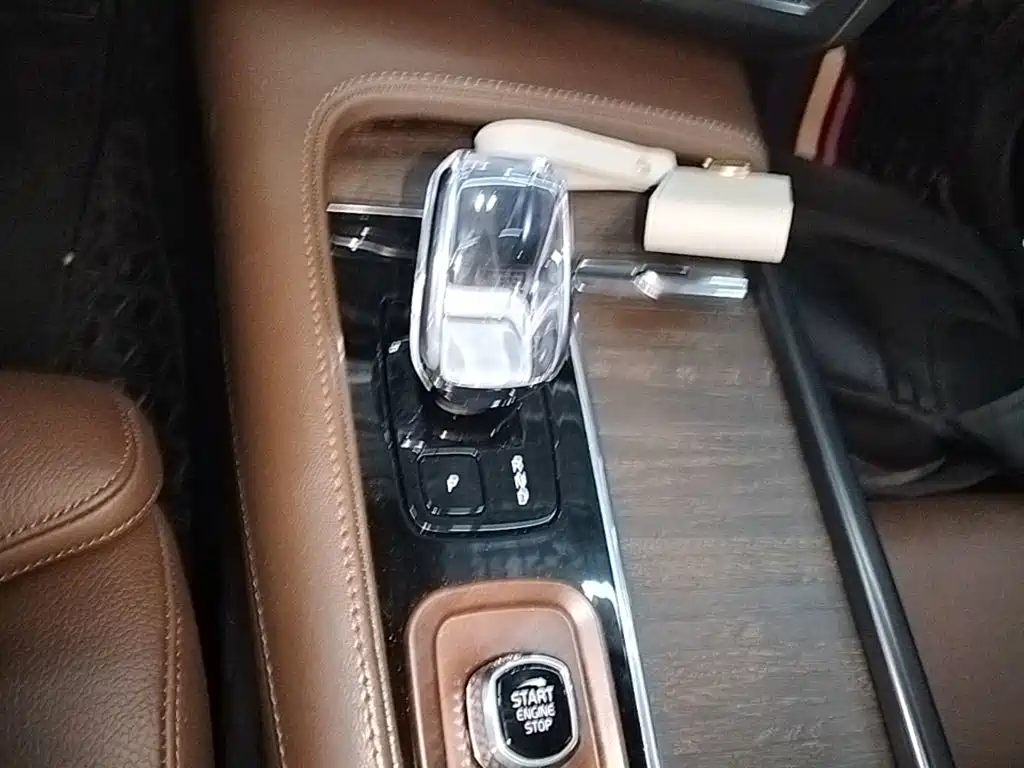 Фото 14 - Volvo S90