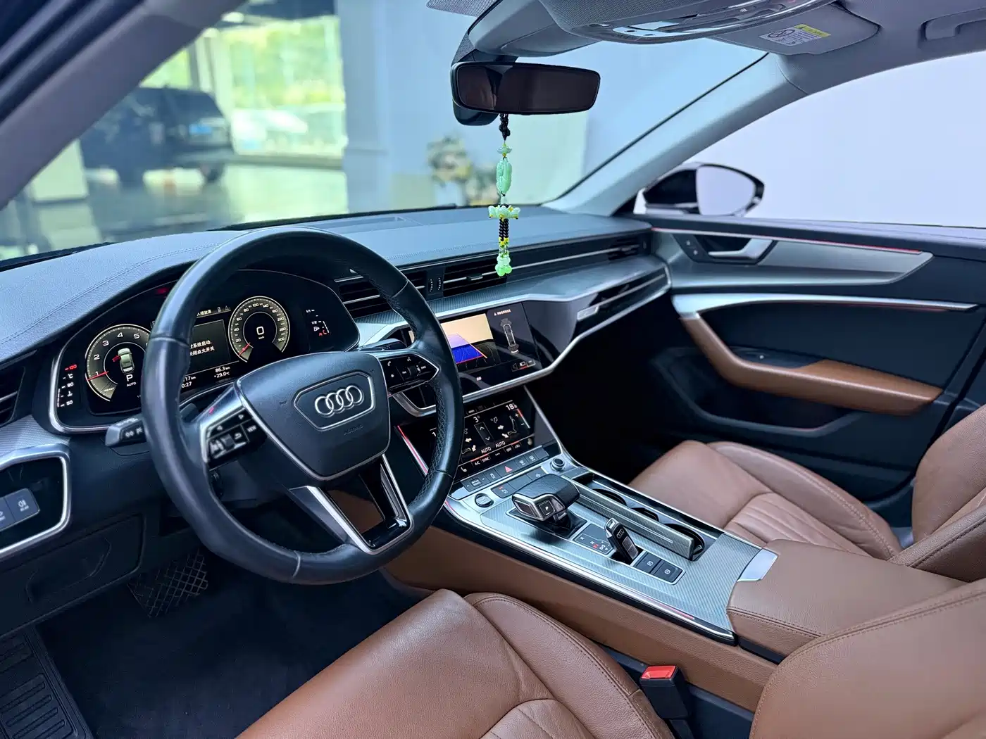 Фото 4 - Audi A6L