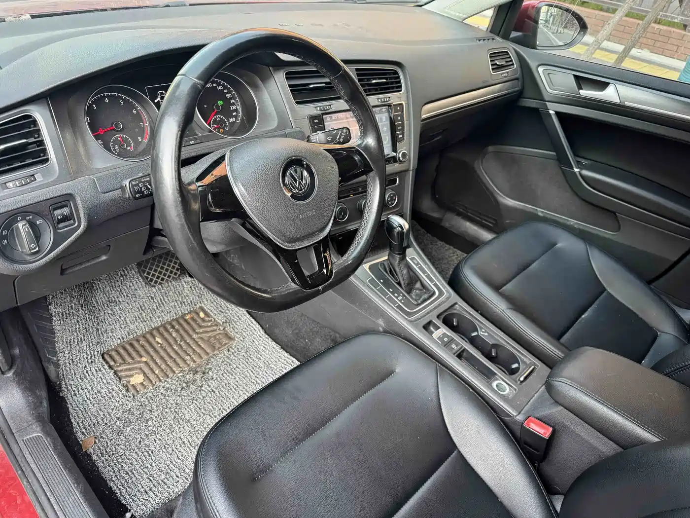 Volkswagen Golf 2015 1.6L Automatic Comfort фото 5