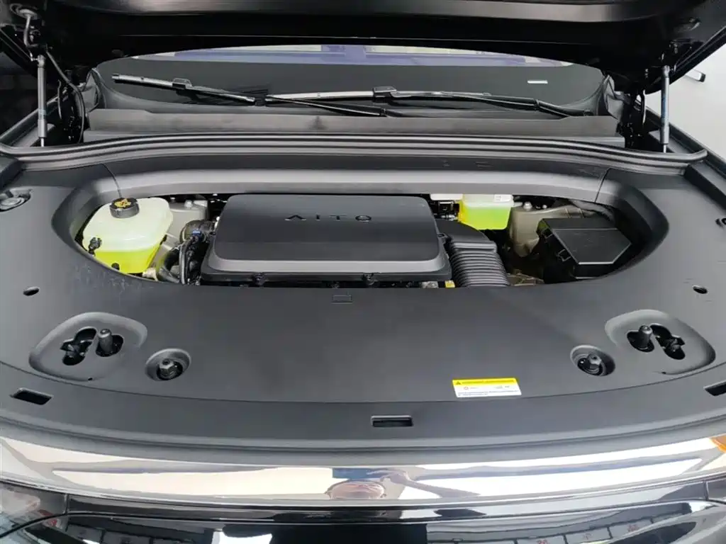 AITO Wenjie AITO M8 2025 Model Extended Range Max Edition 37kWh 6-Seater фото 20