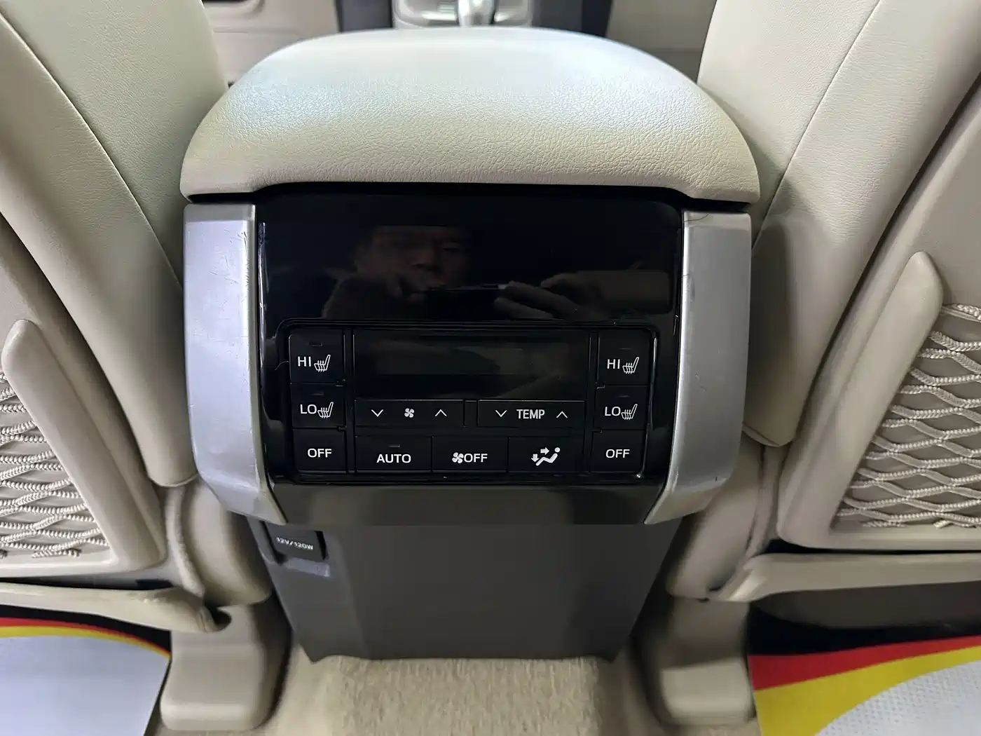 Toyota Prado 2018 2018 3.5L Automatic TX-L Rear-mounted Spare Tire