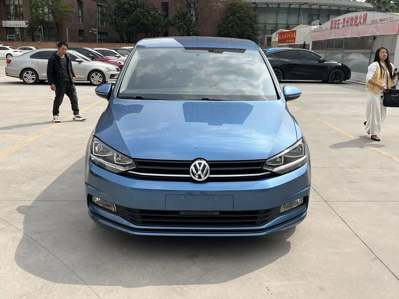 Volkswagen Touran 2018 Touran L 280TSI DSG Trendline 7-seater China V фото 2