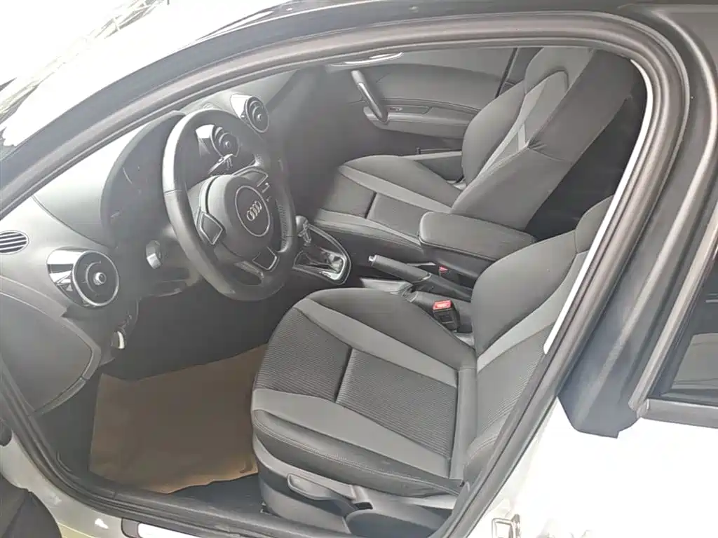Audi A1 2016 30 TFSI Sportback Design Style Edition фото 15