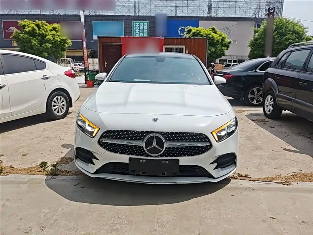 Mercedes-Benz A-Class 2022 Facelift A 200 L Sport Sedan Dynamic фото 3