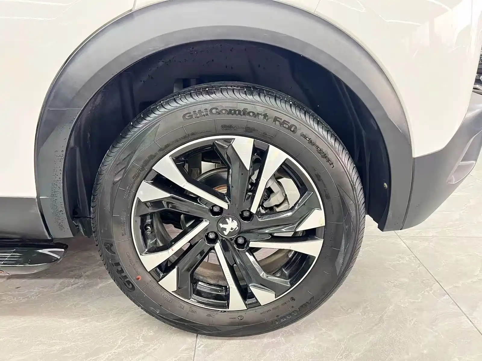 Фото 21 - Peugeot 2008