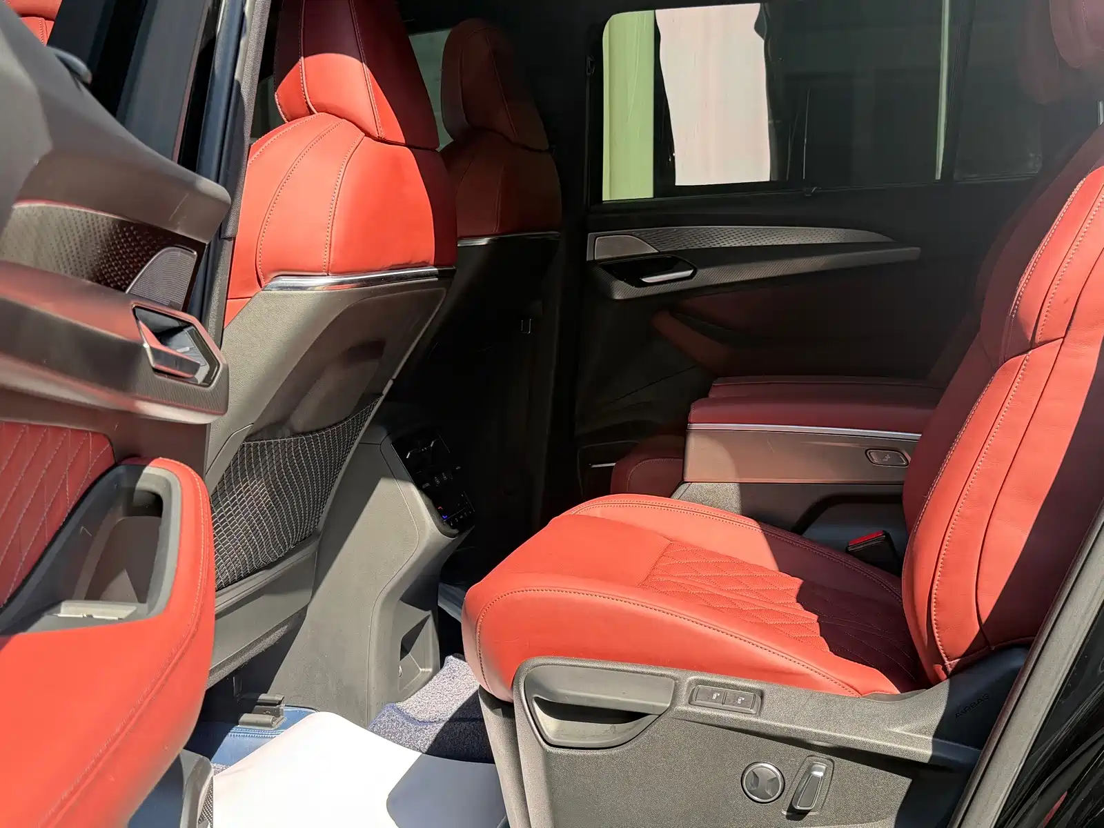Photo 17 - Audi Q6