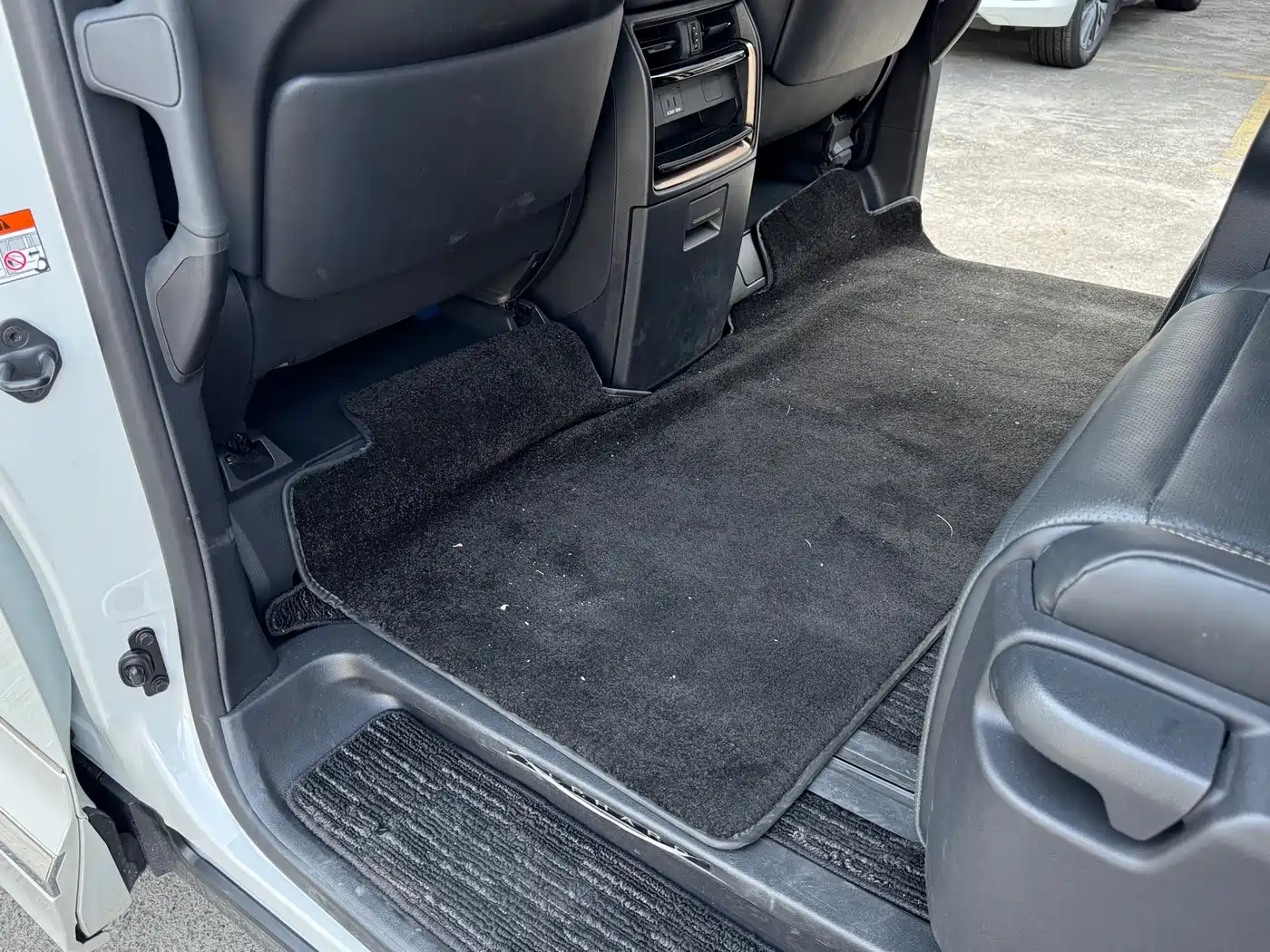 Toyota Alphard 2025 Hybrid 2.5L Prestige Gold Edition фото 9