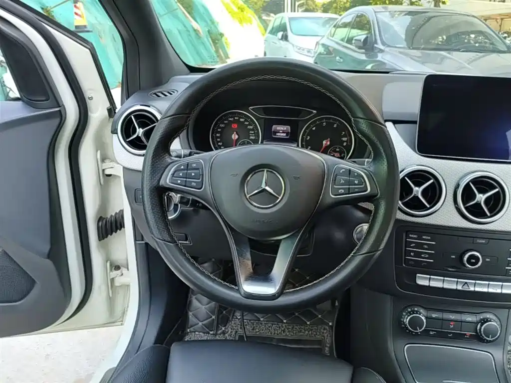Mercedes-Benz B-Class 2019 B 200 Dynamic фото 11
