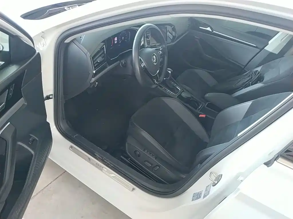 Volkswagen Sagitar 2019 280TSI DSG Luxury Edition China VI фото 11