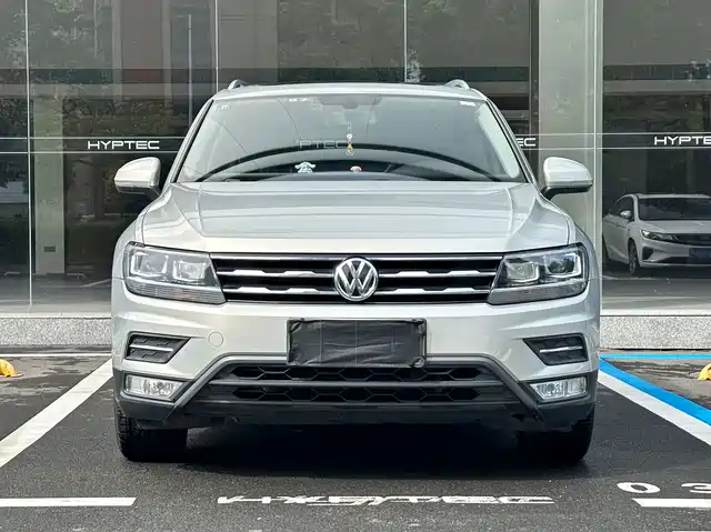 Volkswagen Tiguan L 2019 330TSI Automatic 2WD Panorama Comfort Edition China VI — фото 3