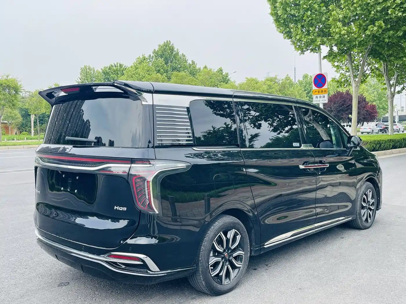 Hongqi HQ9 2023 2.0T Smart Connect Flag Enjoy Edition фото 33
