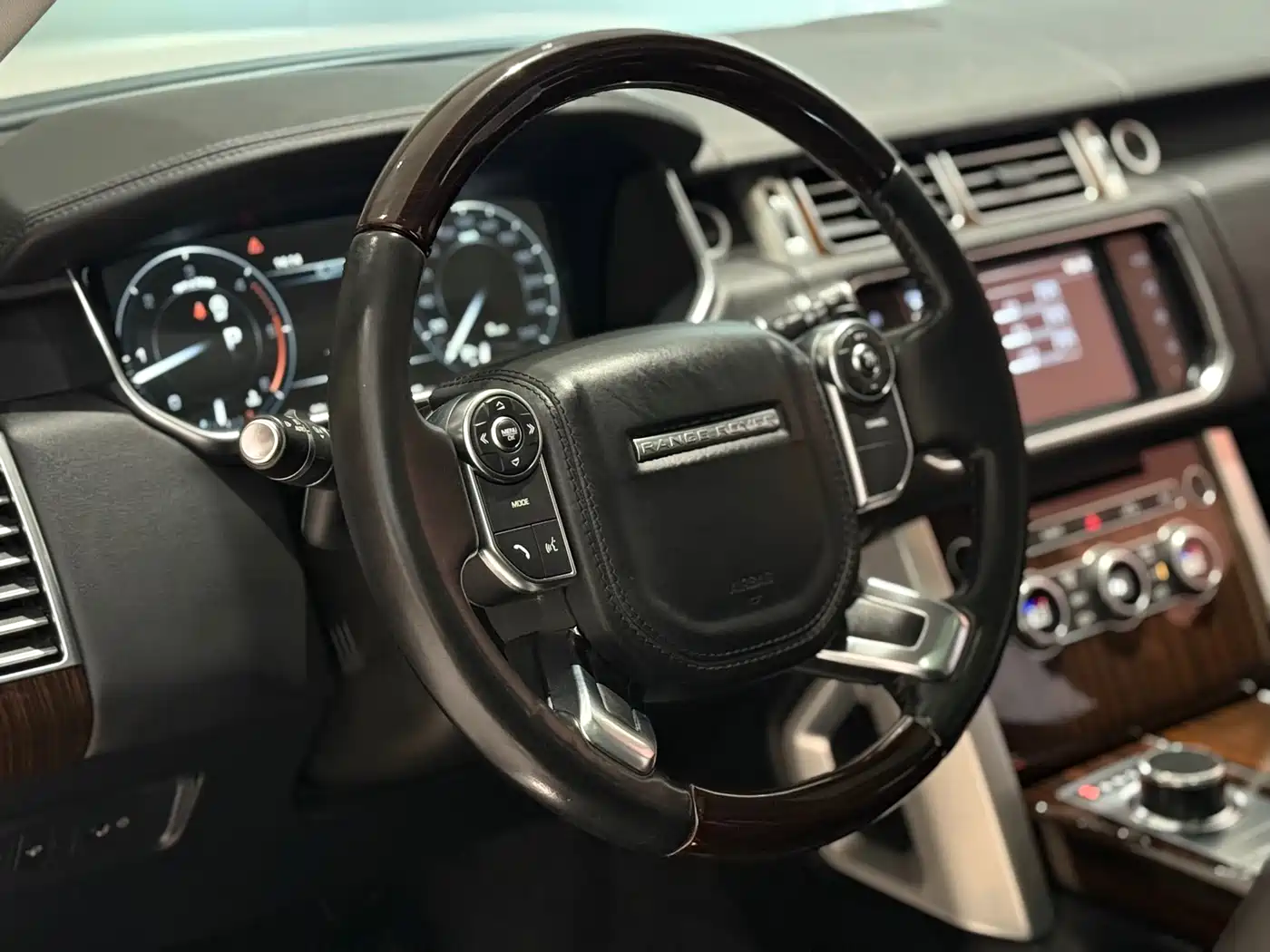 Land Rover Range Rover фото 10