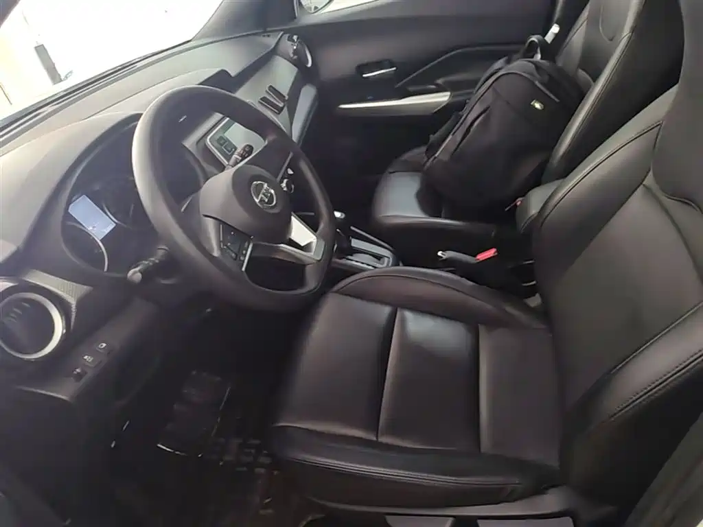 Nissan Kicks 2018 2017 1.5L CVT Cool Edition