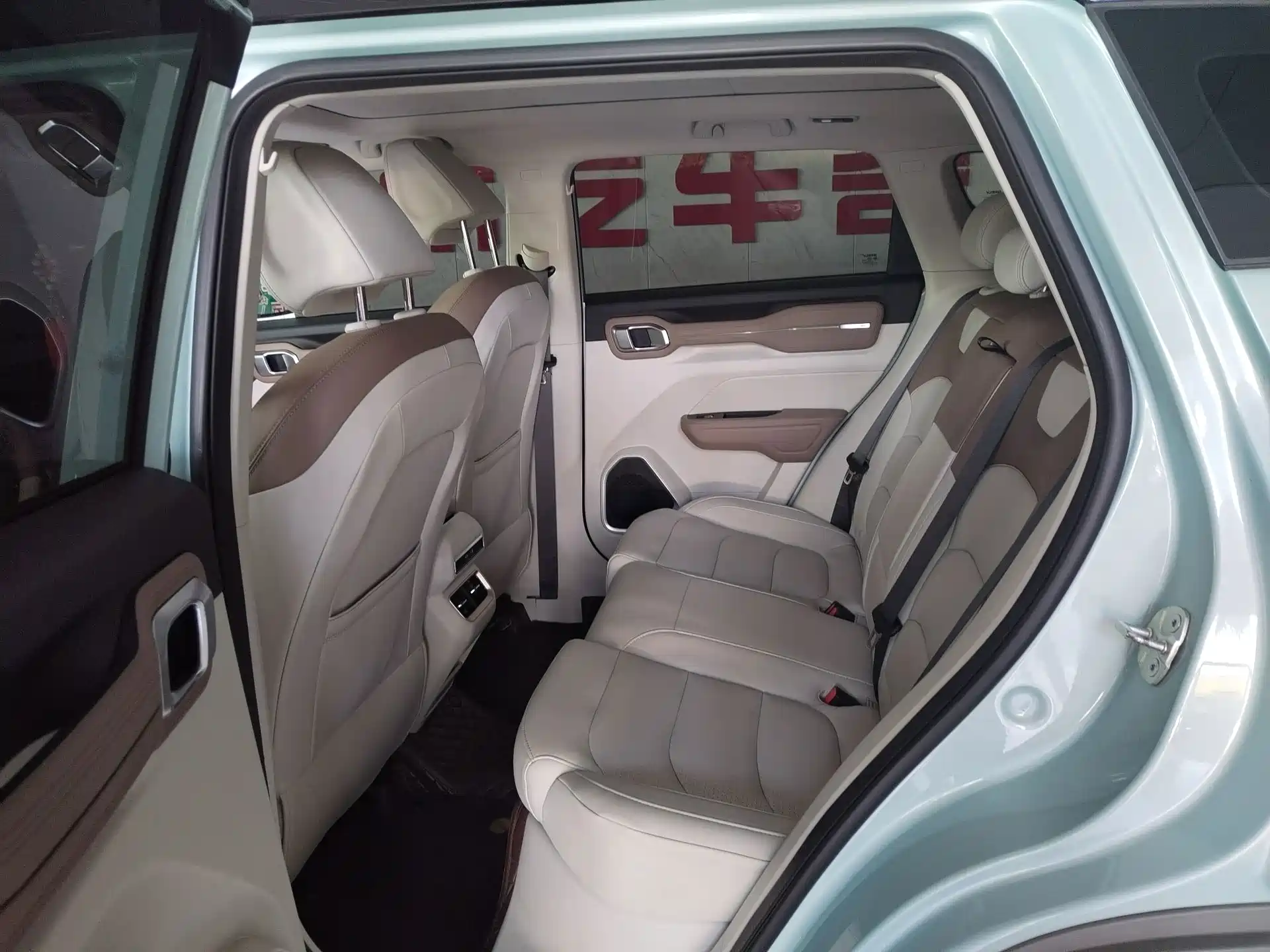 Фото 4 - Geely ICON