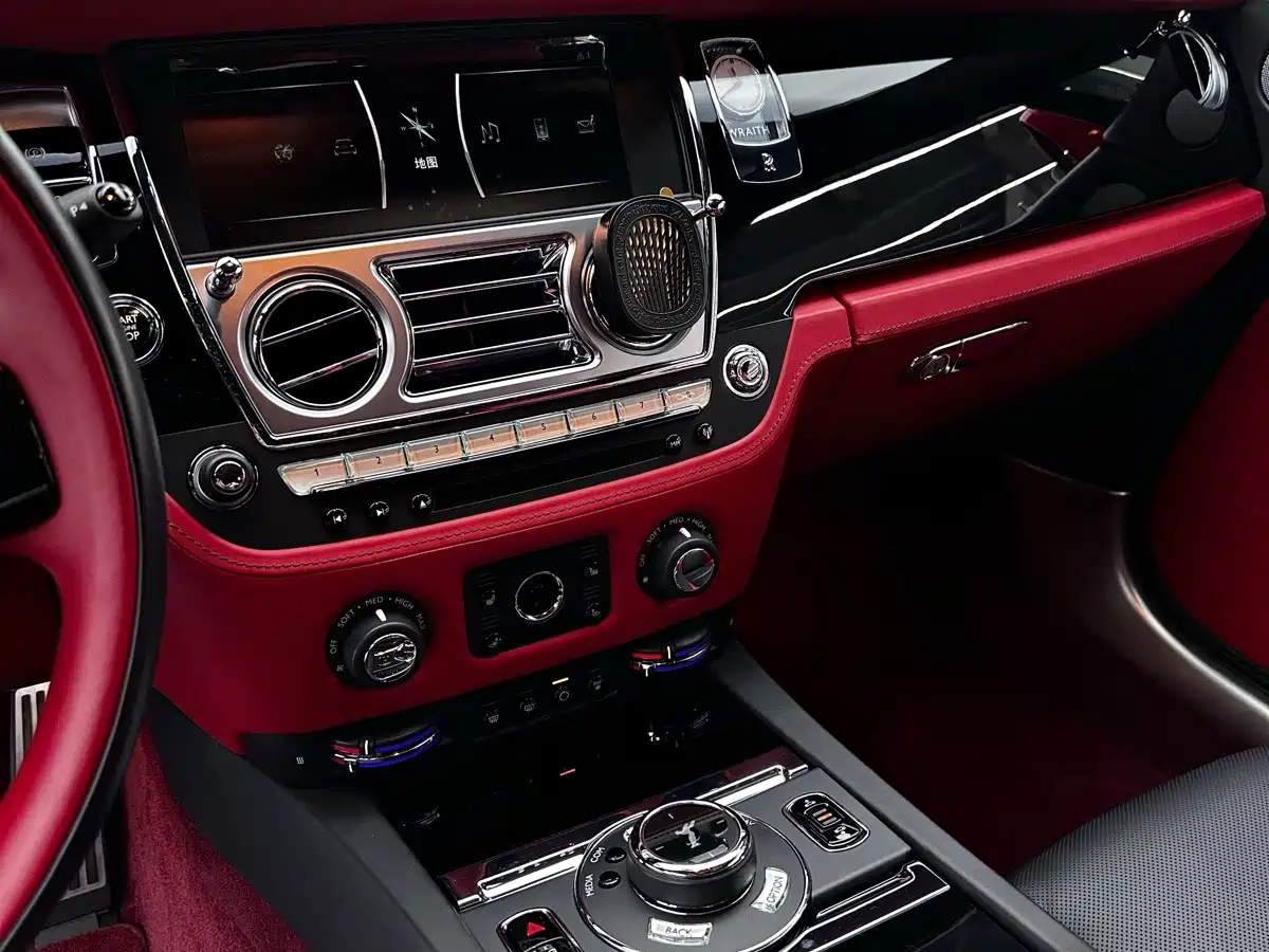 Фото 11 - Rolls-Royce Wraith