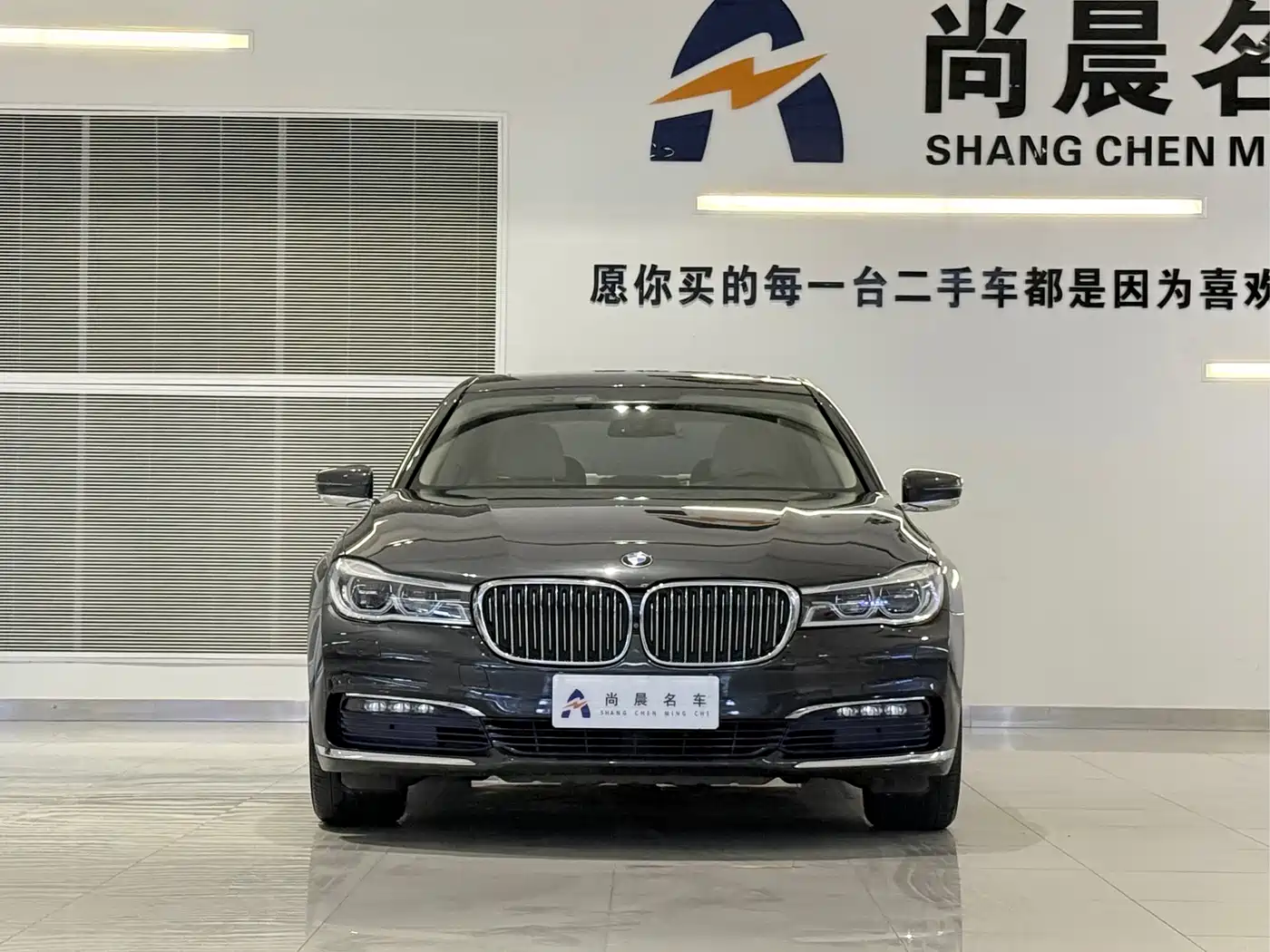 BMW 7 Series 2016 730Li Luxury фото 2