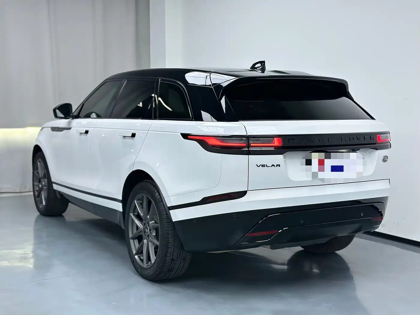 Land Rover Range Rover Velar 2024 Dynamic HSE фото 14