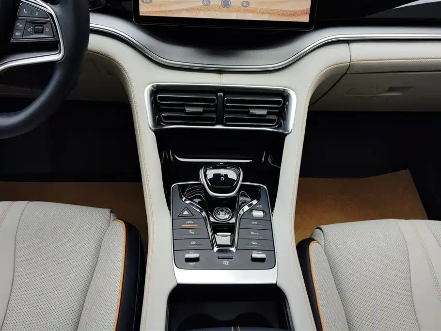 BYD Song PLUS PHEV 2021 DM-i 51KM Honor фото 16