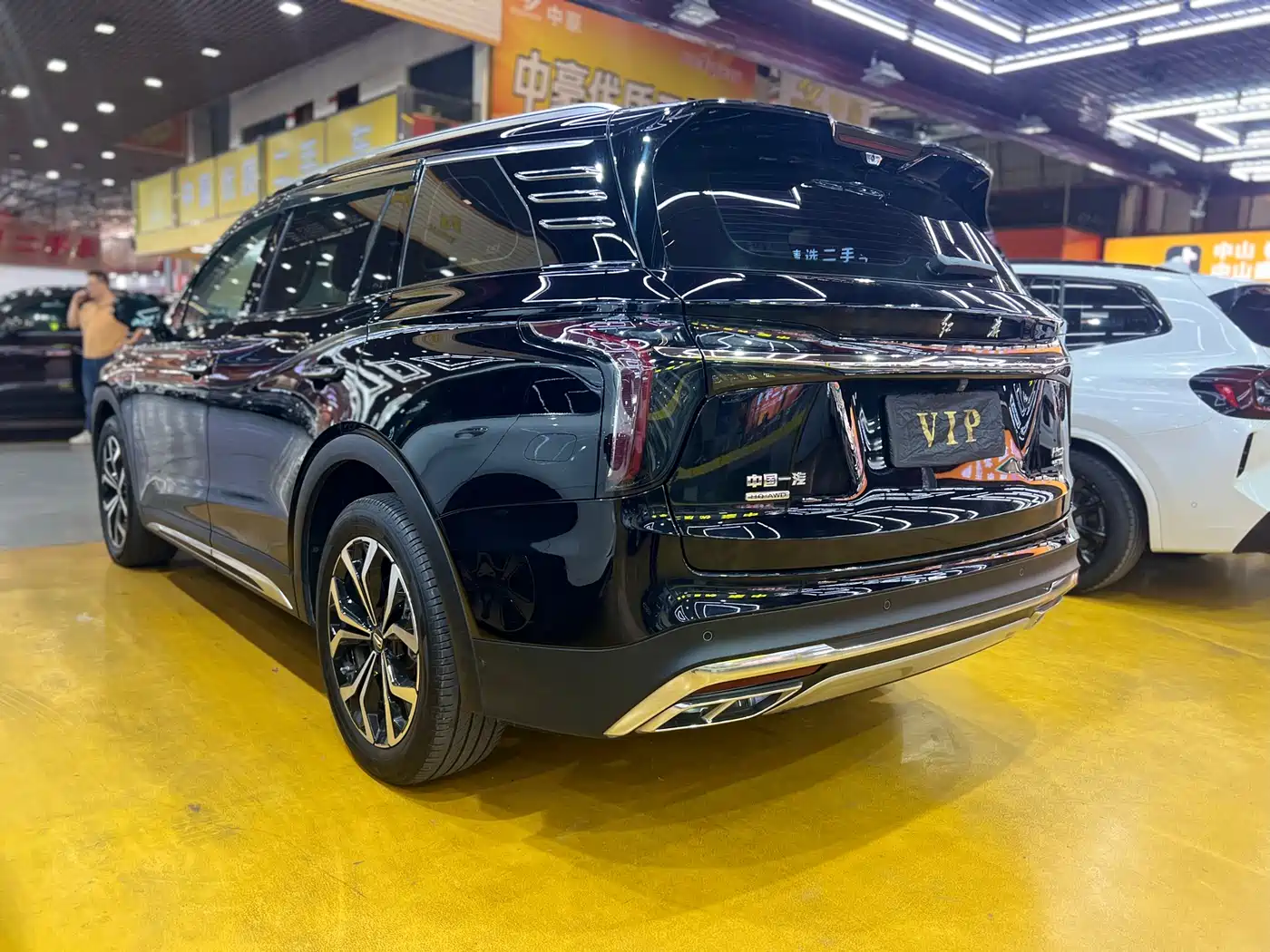 Hongqi HS7 2023 2.0T Auto 4WD Qi Chang Edition 6-Seater фото 5