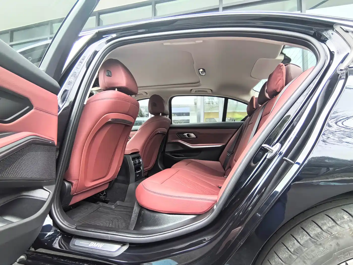 BMW i3 2025 eDrive 40 L Shadow Night Package фото 4