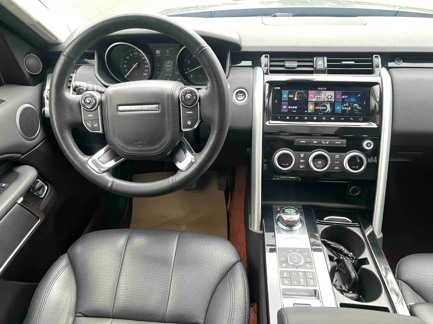 Land Rover Discovery 2017 3.0 SC V6 SE фото 10
